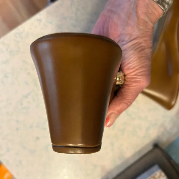 Italian Shoemakers Brown and Black Sandals for Effortless Elegance - Picture 8 of 8